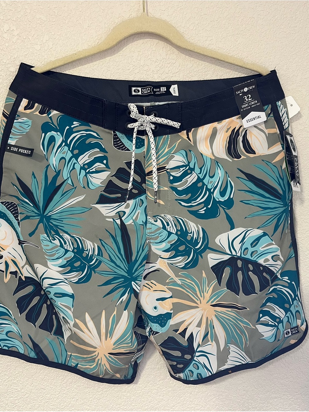 Salt Life Men’s Gray Teal Tropical Swim Trunks